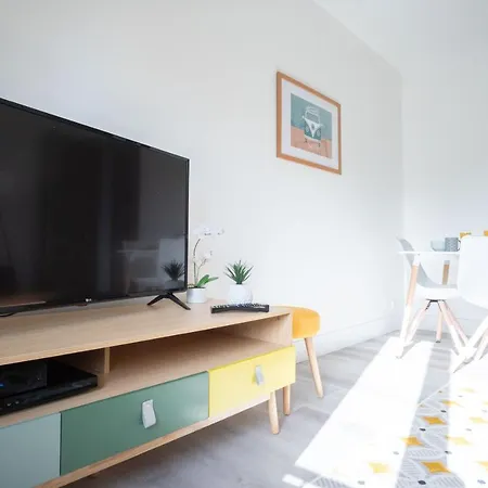 Apartment Danton Renaissance - F2 Renove - Equipe *