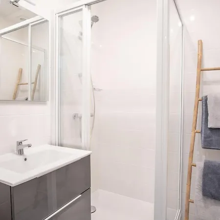 Apartment Danton Renaissance - F2 Renove - Equipe *
